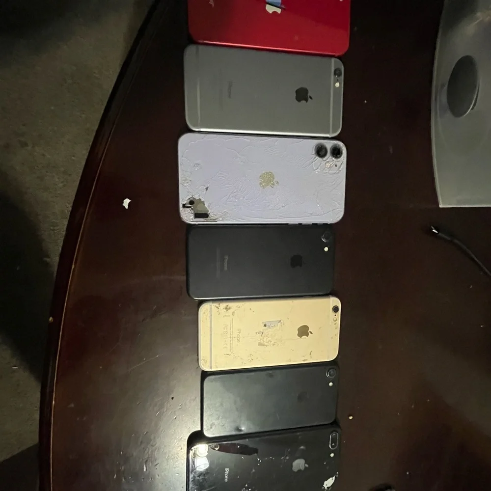 7 DIFFERENT IPHONES! Some locked some unlocked some cracked on back and front! P